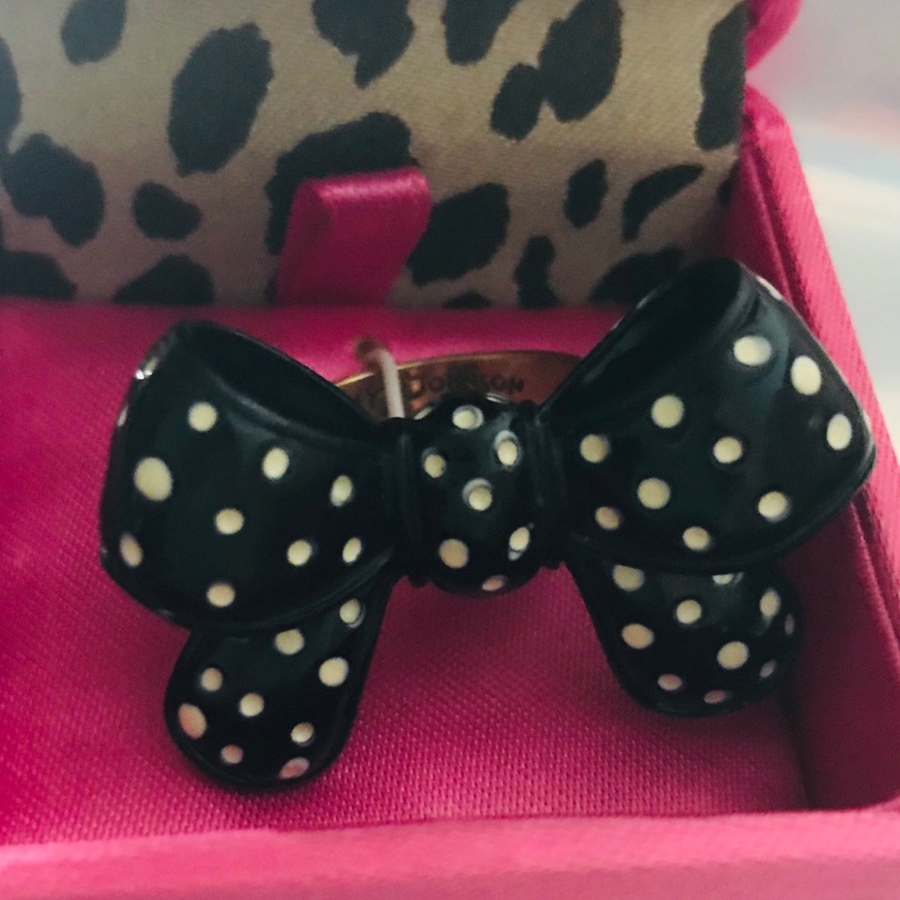 Betsey Johnson vintage huge black white polka dot bow ring statement retro pinup